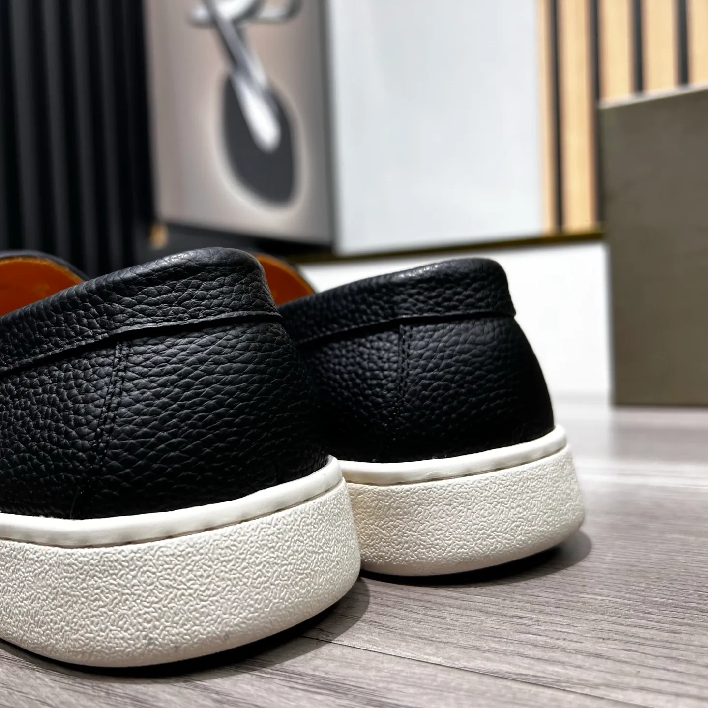 Ex-factory price 480 BV〰️Purely handmade classic men's beanie shoes👉👉driving shoes, slip-on shoes, made of Italian imported cowhide, 💕water-dyed cowhide lining, 🔊original outsole, waterproof platform design, comfortable for the feet. A good choice for traveling and driving, three colors available, code number: 38-44, (45 can be customized)